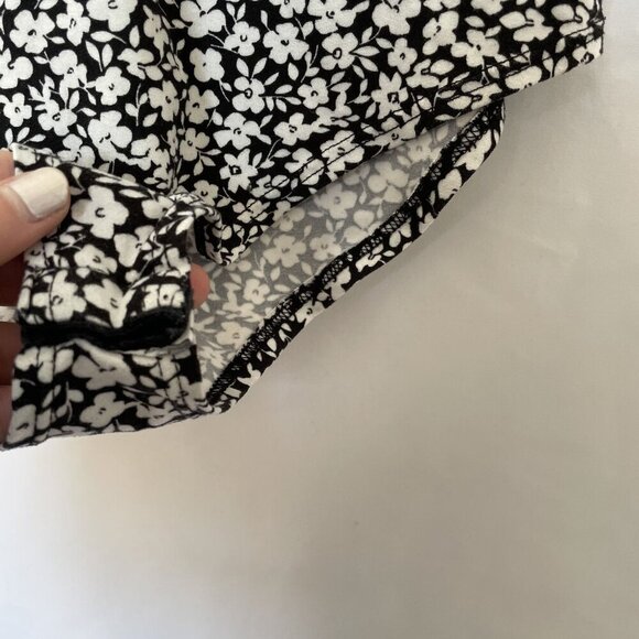 Black & White Floral Print Bodysuit With Spaghetti Straps By Gaze XS Size Polyes - Picture 4 of 8